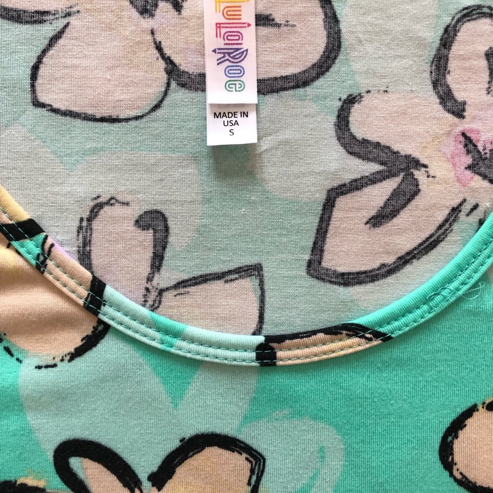 Small LuLaRoe Classic T - Picture 3 of 4